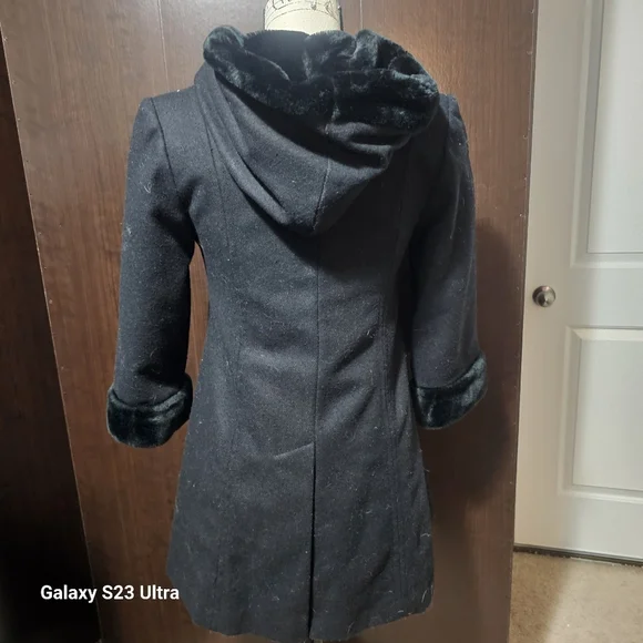 Trilogi Collections coat size 8 toddler dressy coat. - Picture 11 of 13